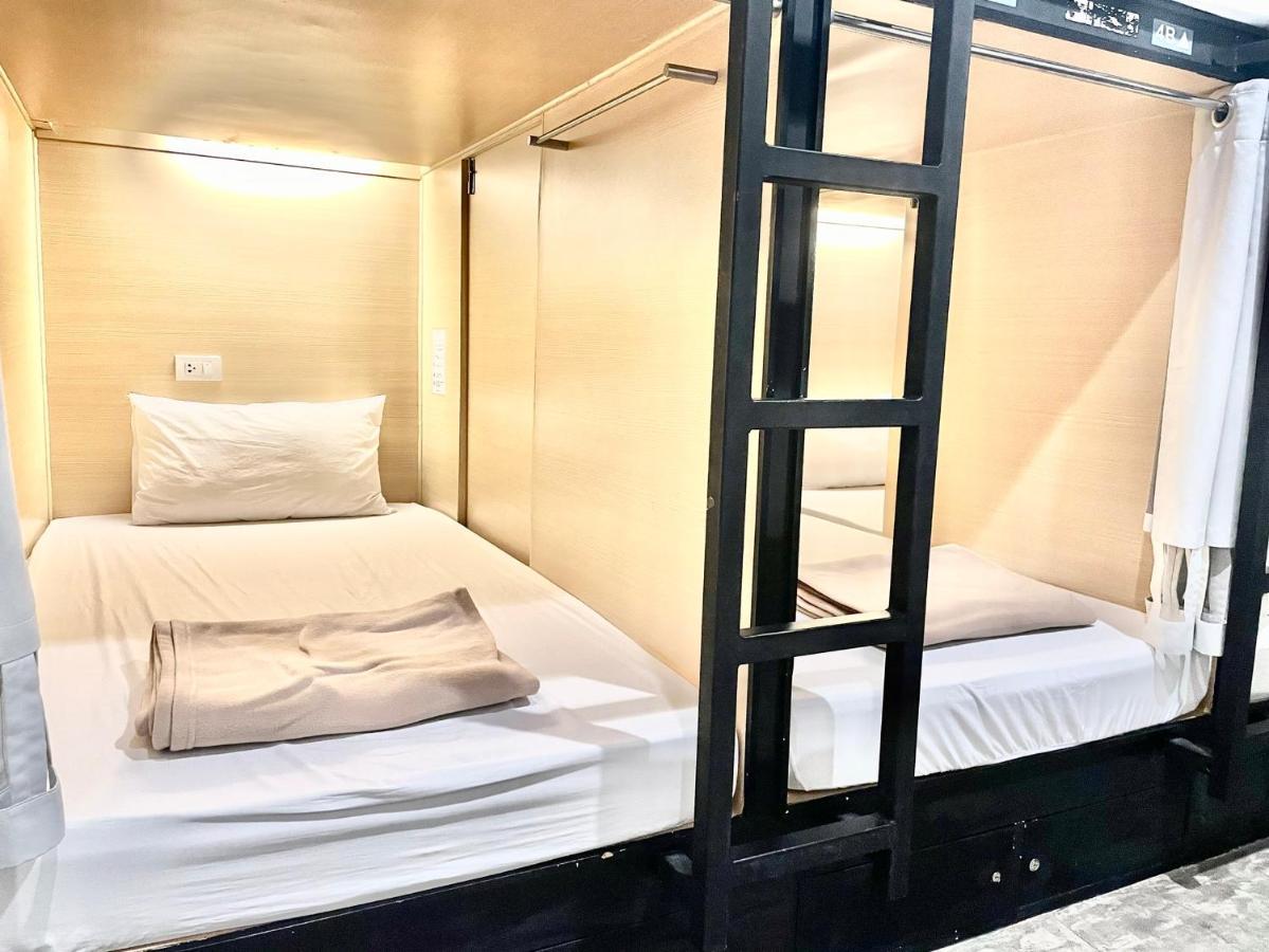 Ora Hostel Бангкок Екстер'єр фото
