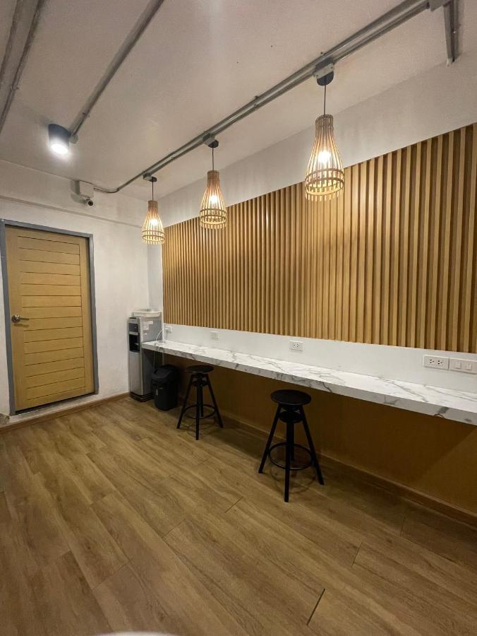 Ora Hostel Бангкок Екстер'єр фото