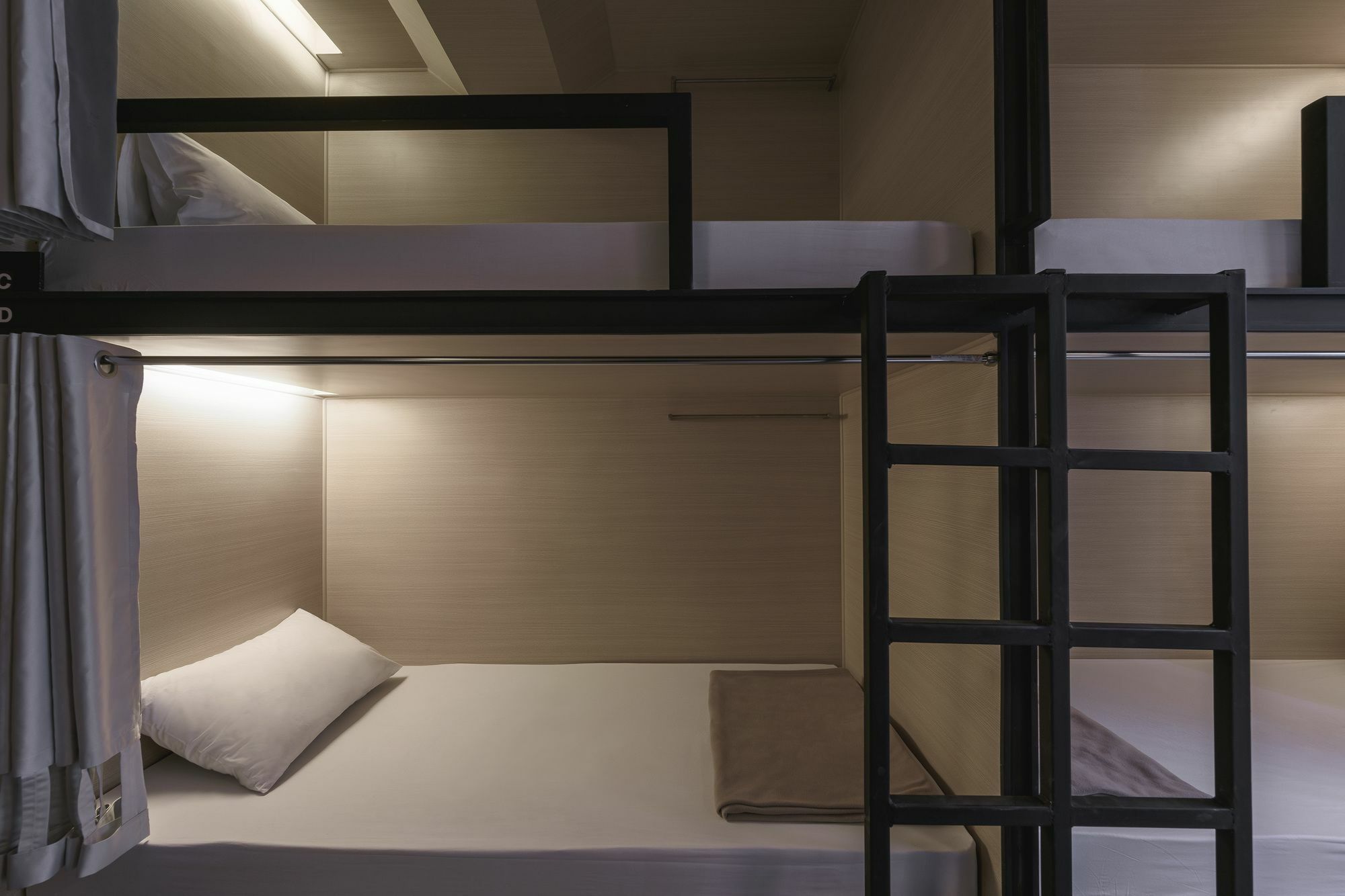 Ora Hostel Бангкок Екстер'єр фото